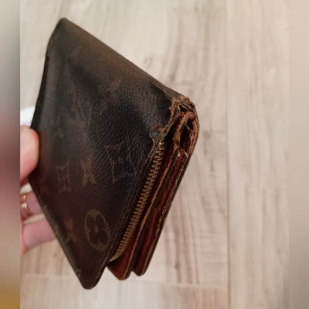 Louis Vuitton Wallet Purse Bifold Monogram Brown Woman